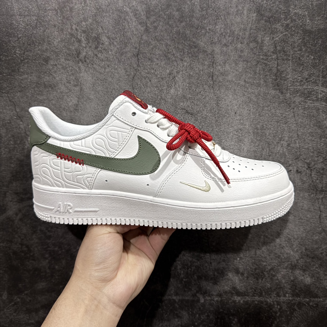 【公司级】Nike Air Force 1 Low 07 \”Year of the Snake\” 蛇年限定 白绿n原楦头原纸板 打造纯正低帮空军版型 专注外贸渠道 全掌内置蜂窝气垫原盒配件 原厂中底钢印、拉帮完美官方货号：HV5979 130 Size：36 36.5 37.5 38 38.5 39 40 40.5 41 42 42.5 43 44 44.5 45 编码：CC230240-莆田鞋批发中心