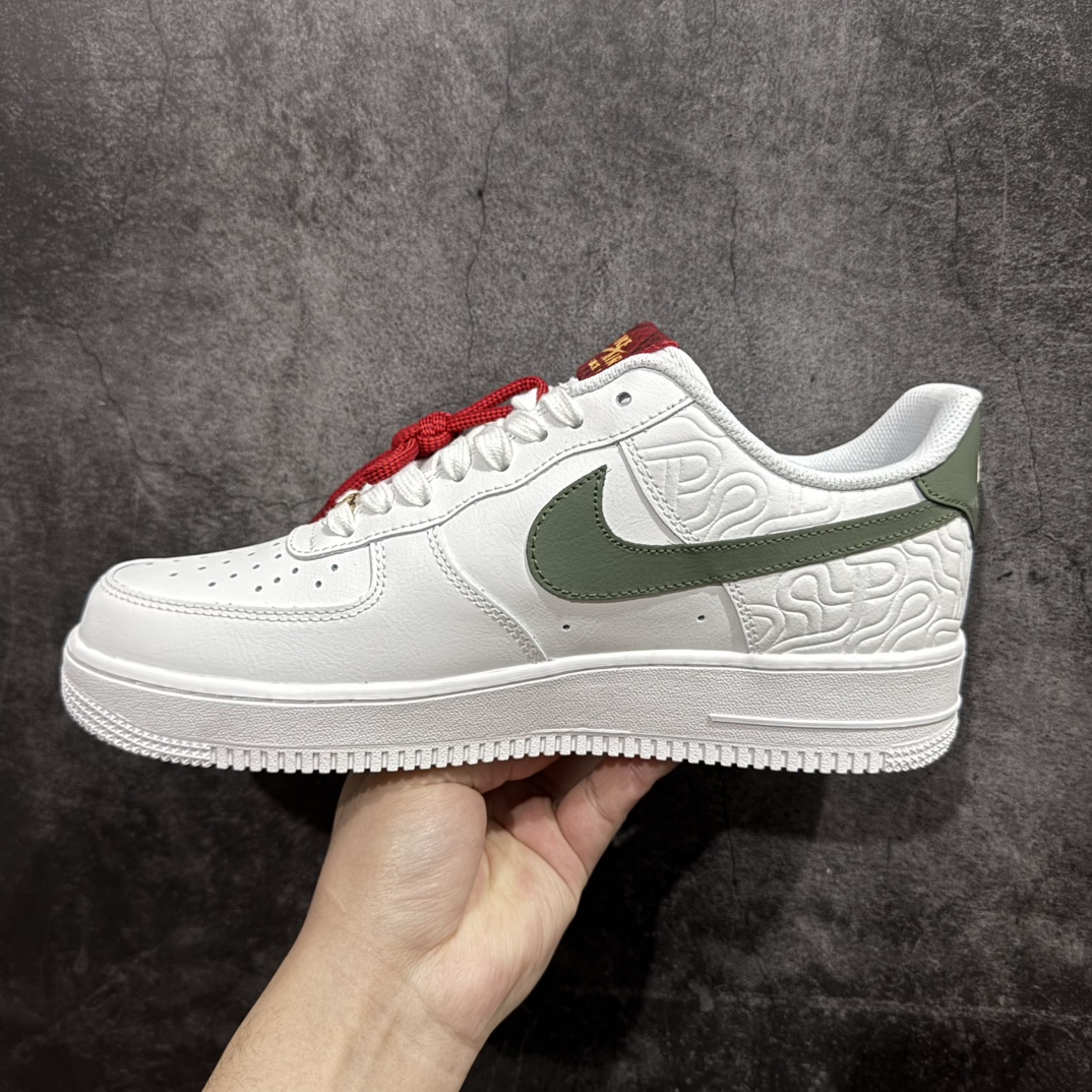 图片[2]-【公司级】Nike Air Force 1 Low 07 \”Year of the Snake\” 蛇年限定 白绿n原楦头原纸板 打造纯正低帮空军版型 专注外贸渠道 全掌内置蜂窝气垫原盒配件 原厂中底钢印、拉帮完美官方货号：HV5979 130 Size：36 36.5 37.5 38 38.5 39 40 40.5 41 42 42.5 43 44 44.5 45 编码：CC230240-莆田鞋批发中心