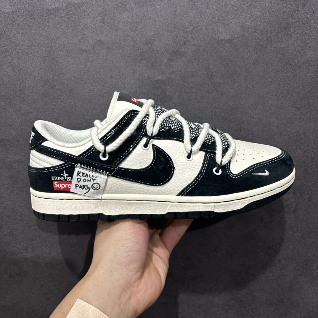 【定制版】Nk SB Dunk Low Supreme x 石头岛三方联名 绑带贴布黑勾 周年高端定制 低帮休闲板鞋 YX5066-202rn#定制鞋盒 大厂纯原品质出货 超高清洁度 皮料切割干净无任何毛边 细节完美 r 尺码：36 36.5 37.5 38 38.5 39 40 40.5 41 42 42.5 43 44 44.5 45 编码：HXS340360-莆田鞋批发中心