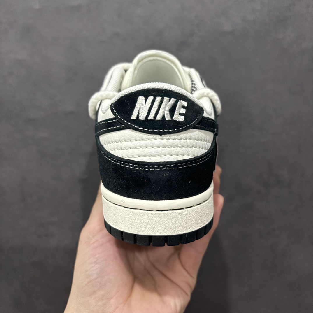 图片[4]-【定制版】Nk SB Dunk Low Supreme x 石头岛三方联名 绑带贴布黑勾 周年高端定制 低帮休闲板鞋 YX5066-202rn#定制鞋盒 大厂纯原品质出货 超高清洁度 皮料切割干净无任何毛边 细节完美 r 尺码：36 36.5 37.5 38 38.5 39 40 40.5 41 42 42.5 43 44 44.5 45 编码：HXS340360-莆田鞋批发中心