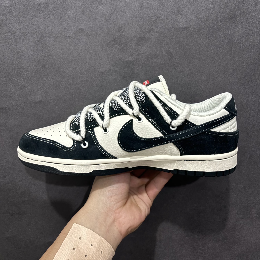 图片[2]-【定制版】Nk SB Dunk Low Supreme x 石头岛三方联名 绑带贴布黑勾 周年高端定制 低帮休闲板鞋 YX5066-202rn#定制鞋盒 大厂纯原品质出货 超高清洁度 皮料切割干净无任何毛边 细节完美 r 尺码：36 36.5 37.5 38 38.5 39 40 40.5 41 42 42.5 43 44 44.5 45 编码：HXS340360-莆田鞋批发中心