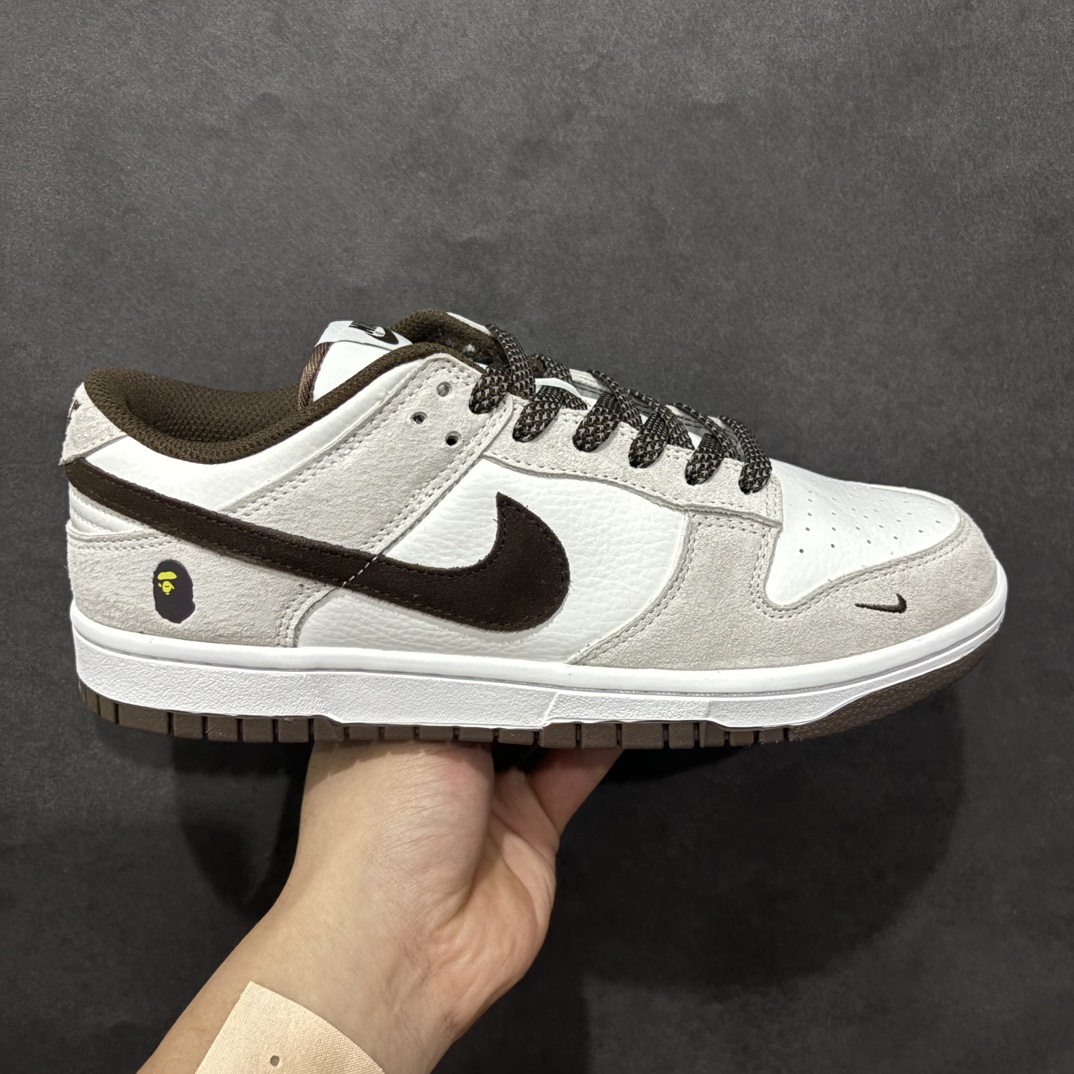 【定制版】海外爆款限量发售！公司级 Nike SB Dunk Low“BAPE系列——猪八棕勾” 周年高端定制 低帮休闲板鞋 定制鞋盒 大厂纯原品质出货 超高清洁度 皮料切割干净无任何毛边 细节完美货号：KK1888-011nSize:36 36.5 37.5 38 38.5 39 40 40.5 41 42 42.5 43 44 44.5 45 编码：HXS260280-莆田鞋批发中心