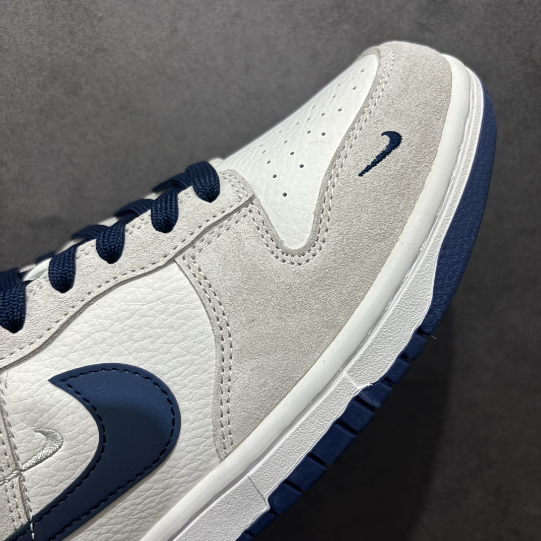 图片[5]-【定制版】Nk SB Dunk Low 斯图西系列-猪八蓝勾 周年高端定制 低帮休闲板鞋 KK1888-003rn#定制鞋盒 大厂纯原品质出货 超高清洁度 皮料切割干净无任何毛边 细节完美r 尺码：36 36.5 37.5 38 38.5 39 40 40.5 41 42 42.5 43 44 44.5 45  编码：HXS260280-莆田鞋批发中心