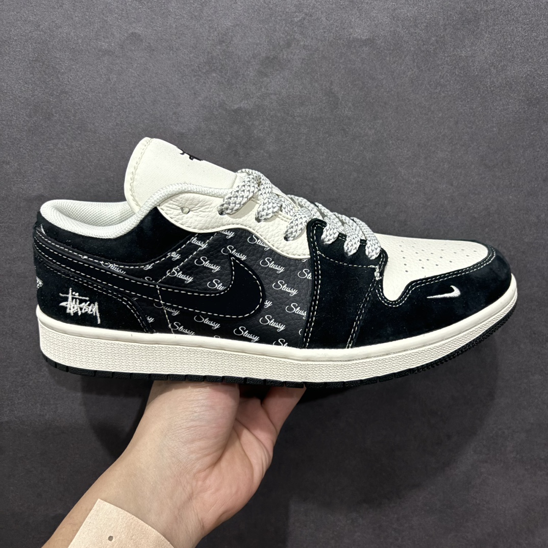 【定制版】Air Jordan 1 Low AJ1 乔1 斯图西墨黑 高端定制 低帮复古篮球鞋 FC1688-199rn#定制鞋盒 大厂纯原品质出货 超高清洁度 皮料切割干净无任何毛边 细节完美 r 尺码：36 36.5 37.5 38 38.5 39 40 40.5 41 42 42.5 43 44 44.5 45  编码：HXS320340-莆田鞋批发中心