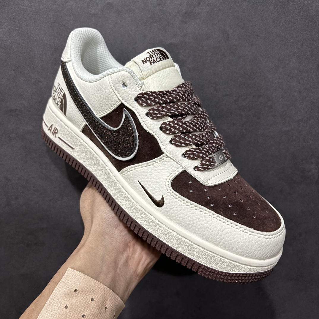 图片[3]-【定制版】Nike Air Force 1 Low 07 x The North Face 白棕小钩满天星n原楦头原纸板 打造纯正低帮空军版型 专注外贸渠道 全掌内置蜂窝气垫原盒配件 原厂中底钢印、拉帮完美官方货号：QY6818 526 Size：36 36.5 37.5 38 38.5 39 40 40.5 41 42 42.5 43 44 44.5 45 编码：HXS280300-莆田鞋批发中心