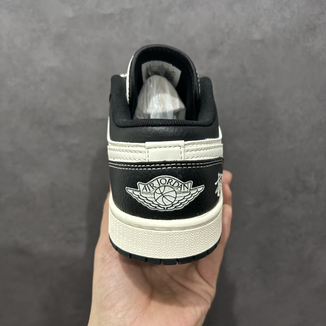 图片[4]-【定制版】Air Jordan 1 Low AJ1 乔1 斯图西 白黑荔纹 高端定制 低帮复古篮球鞋 XX3318-507rn#定制鞋盒 大厂纯原品质出货 超高清洁度 皮料切割干净无任何毛边 细节完美 r 尺码：36 36.5 37.5 38 38.5 39 40 40.5 41 42 42.5 43 44 44.5 45  编码：HXS320340-莆田鞋批发中心