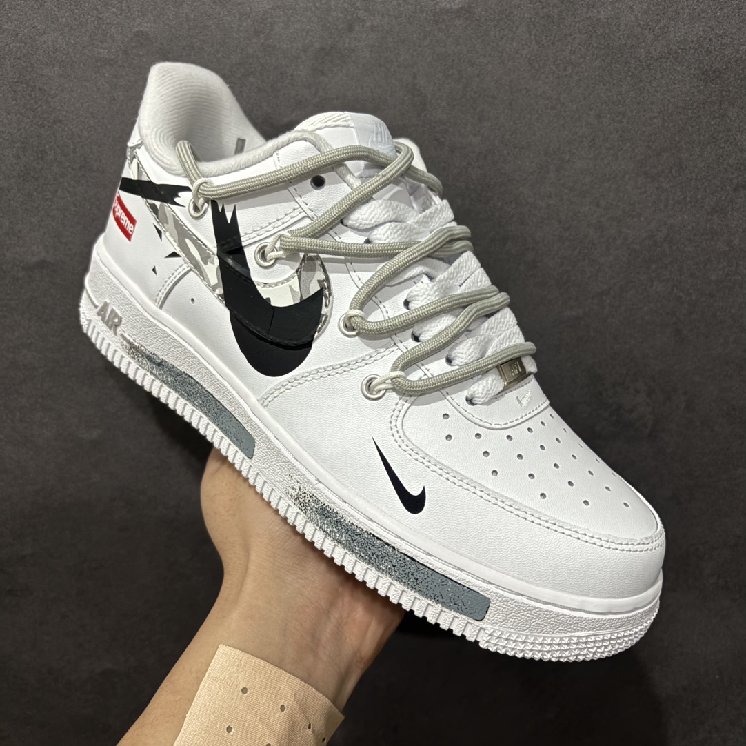 图片[3]-【公司级】Supreme x Nk Air Force 1\’07 Low \”Box logo\” Sup断勾 空军一号低帮休闲板鞋 UP1658-955rn#专为Supreme打造，采用全粒面皮革鞋面，带透气孔皮革鞋头面扳、联合品牌LOGO鞋垫，鞋跟带有凹陷印花标志。断勾设计，彰显品牌的独特魅力，给整体鞋款增添了层次感与时尚元素!!r 尺码：36 36.5 37.5 38 38.5 39 40 40.5 41 42 42.5 43 44 44.5 45  编码：HXS310320-莆田鞋批发中心