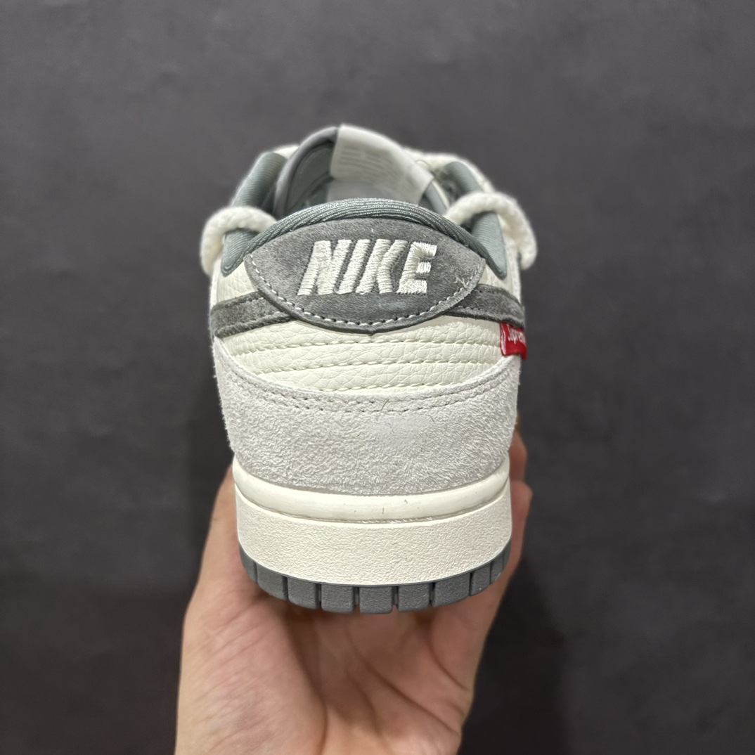 图片[4]-【定制版】Nk SB Dunk Low 卡哈特 x Sup联名 绑带灰勾 周年高端定制 低帮休闲板鞋 YX5066-239rn#定制鞋盒 大厂纯原品质出货 超高清洁度 皮料切割干净无任何毛边 细节完美r 尺码：36 36.5 37.5 38 38.5 39 40 40.5 41 42 42.5 43 44 44.5 45 编码：HXS340360-莆田鞋批发中心