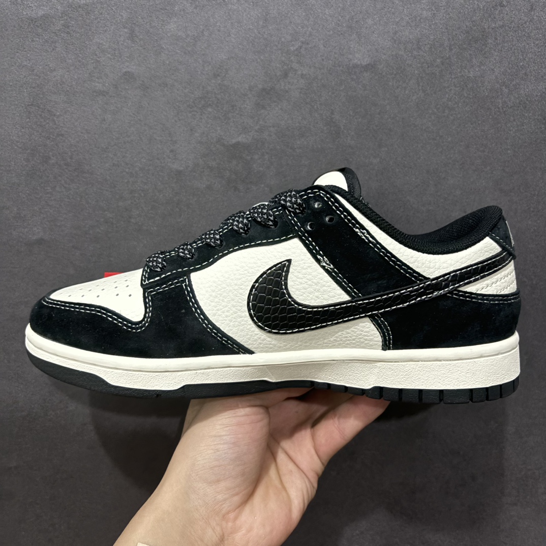 图片[2]-【定制版】Nk SB Dunk Low 北面蛇年系列 黑白黑勾 周年高端定制 低帮休闲板鞋 FC1688-210rn#定制鞋盒 大厂纯原品质出货 超高清洁度 皮料切割干净无任何毛边 细节完美 r 尺码：36 36.5 37.5 38 38.5 39 40 40.5 41 42 42.5 43 44 44.5 45  编码：HXS320340-莆田鞋批发中心