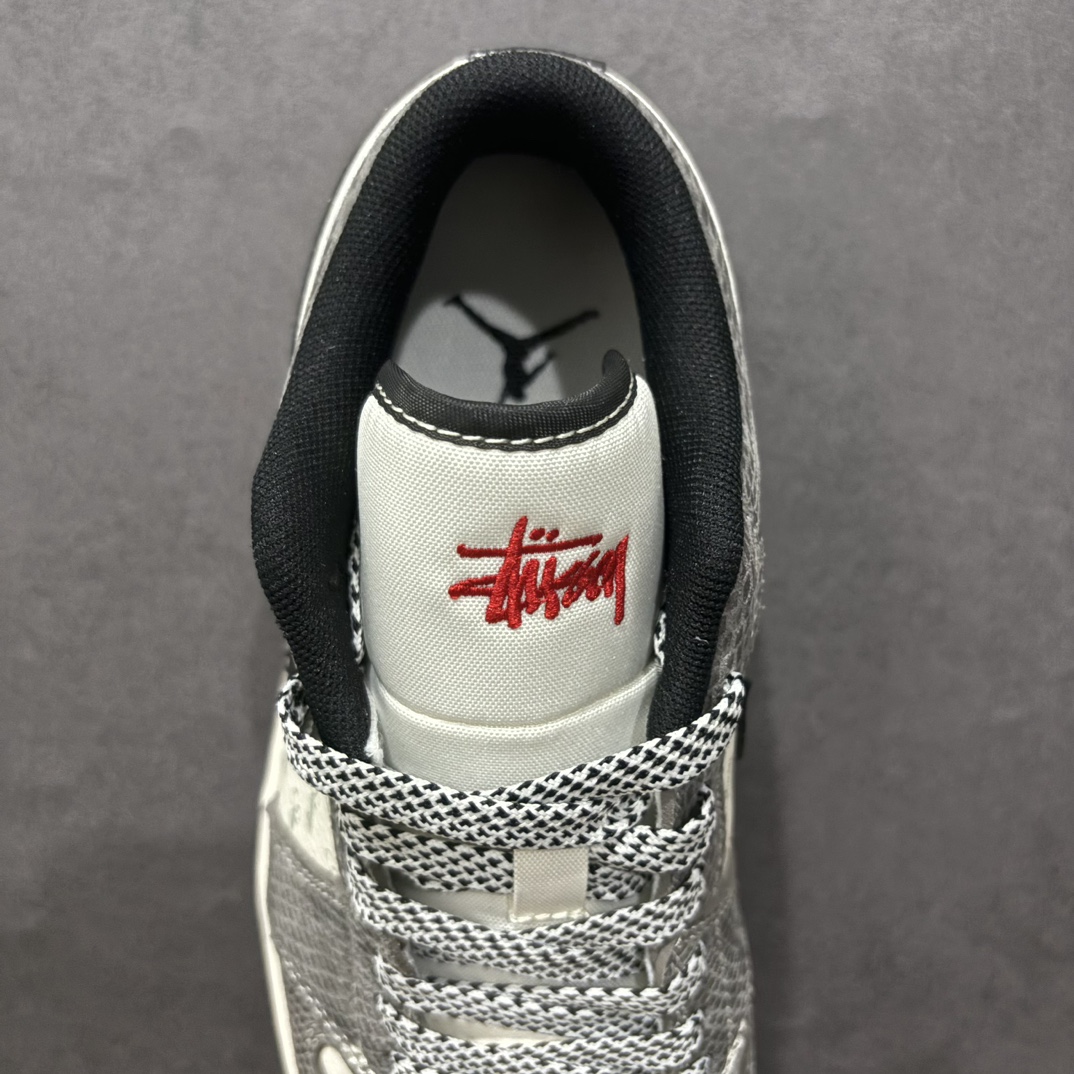 图片[7]-【定制版】Air Jordan 1 Low AJ1 乔1 斯图西 灰蛇 高端定制 低帮复古篮球鞋 FC1688-202rn#定制鞋盒 大厂纯原品质出货 超高清洁度 皮料切割干净无任何毛边 细节完美 r 尺码：36 36.5 37.5 38 38.5 39 40 40.5 41 42 42.5 43 44 44.5 45  编码：HXS320340-莆田鞋批发中心