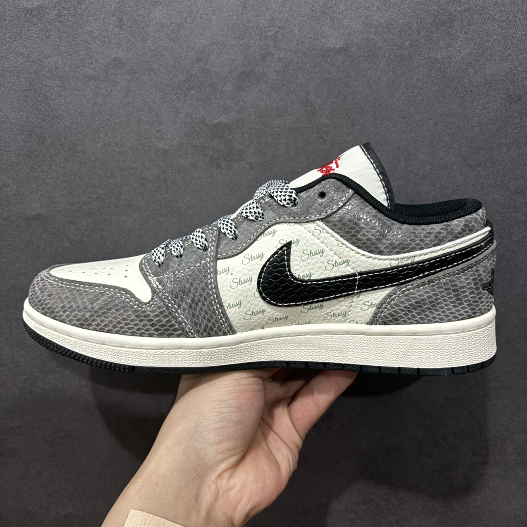 图片[2]-【定制版】Air Jordan 1 Low AJ1 乔1 斯图西 灰蛇 高端定制 低帮复古篮球鞋 FC1688-202rn#定制鞋盒 大厂纯原品质出货 超高清洁度 皮料切割干净无任何毛边 细节完美 r 尺码：36 36.5 37.5 38 38.5 39 40 40.5 41 42 42.5 43 44 44.5 45  编码：HXS320340-莆田鞋批发中心