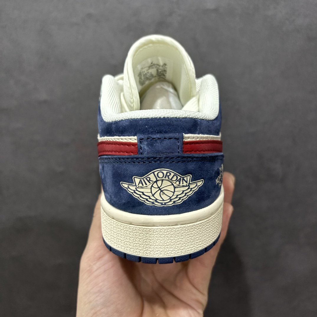 图片[4]-【定制版】Air Jordan 1 Low AJ1 乔1 北面联名 灰蓝红勾 高端定制 低帮复古篮球鞋 DM9188-012rn#定制鞋盒 大厂纯原品质出货 超高清洁度 皮料切割干净无任何毛边 细节完美 r 尺码：36 36.5 37.5 38 38.5 39 40 40.5 41 42 42.5 43 44 44.5 45  编码：HXS340360-莆田鞋批发中心