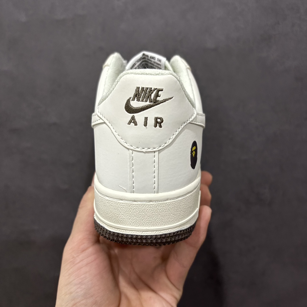 图片[4]-【特价福利】Nike Air Force 1 \’07 Low “Bape联名”空军一号 低帮 运动鞋 休闲鞋 折边针车 工艺难度大 原楦头原纸板 原装鞋盒 定制五金配件 内置全掌气垫 原厂鞋底货号：FG6688-100 Size：36 36.5 37.5 38 38.5 39 40 40.5 41 42 42.5 43 44 44.5 45 编码：CC190200-莆田鞋批发中心