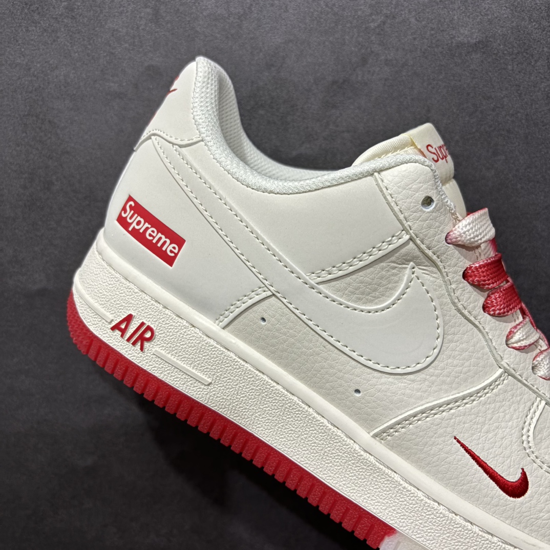 图片[6]-【公司级】Nike Air Force 1 Low 07 x Supreme 白红小钩n原楦头原纸板 打造纯正低帮空军版型 专注外贸渠道 全掌内置蜂窝气垫原盒配件 原厂中底钢印、拉帮完美官方货号：BB7577 216 Size：36 36.5 37.5 38 38.5 39 40 40.5 41 42 42.5 43 44 44.5 45 编码：HXS310320-莆田鞋批发中心