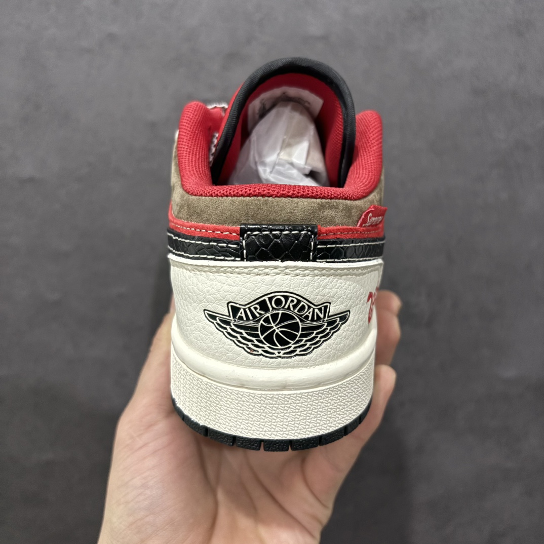 图片[4]-【定制版】Air Jordan 1 Retro Low x Supreme 蛇年限定 米红小钩满天星n官方同步新色 原装级产物n拒绝公底 立体鞋型 细节完美 高清洁度购置公司同步原材料 原汁原味 忠于原版 货号：FC1688 203n码数：36 36.5 37.5 38 38.5 39 40 40.5 41 42 42.5 43 44 44.5 45 编码：HXS320340-莆田鞋批发中心