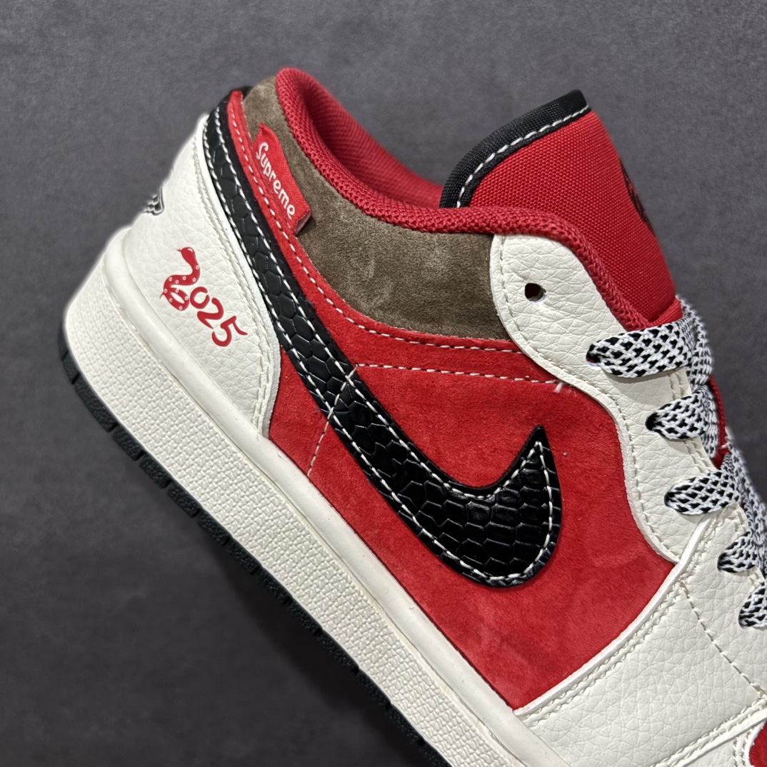 图片[6]-【定制版】Air Jordan 1 Retro Low x Supreme 蛇年限定 米红小钩满天星n官方同步新色 原装级产物n拒绝公底 立体鞋型 细节完美 高清洁度购置公司同步原材料 原汁原味 忠于原版 货号：FC1688 203n码数：36 36.5 37.5 38 38.5 39 40 40.5 41 42 42.5 43 44 44.5 45 编码：HXS320340-莆田鞋批发中心