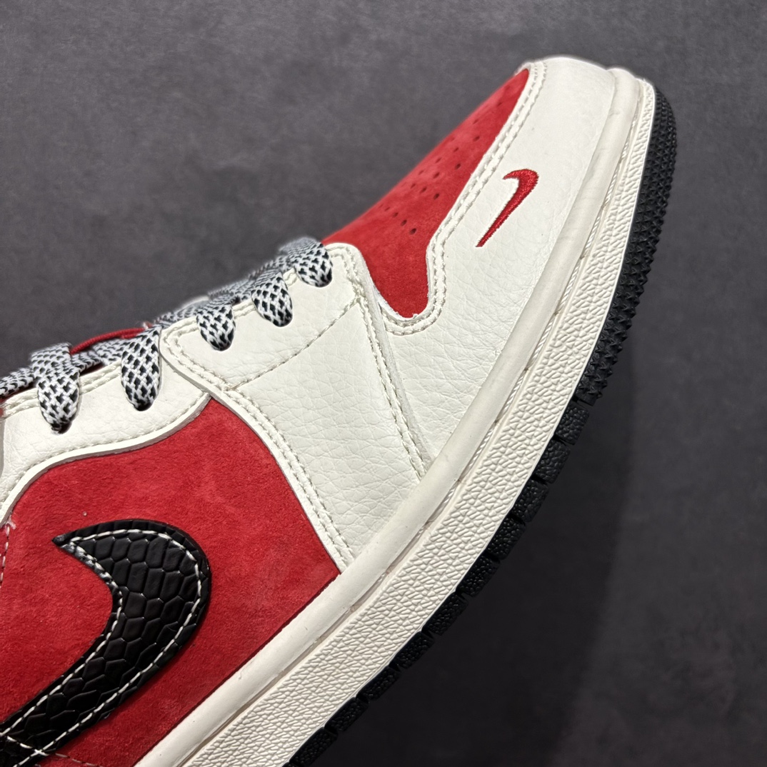 图片[5]-【定制版】Air Jordan 1 Retro Low x Supreme 蛇年限定 米红小钩满天星n官方同步新色 原装级产物n拒绝公底 立体鞋型 细节完美 高清洁度购置公司同步原材料 原汁原味 忠于原版 货号：FC1688 203n码数：36 36.5 37.5 38 38.5 39 40 40.5 41 42 42.5 43 44 44.5 45 编码：HXS320340-莆田鞋批发中心