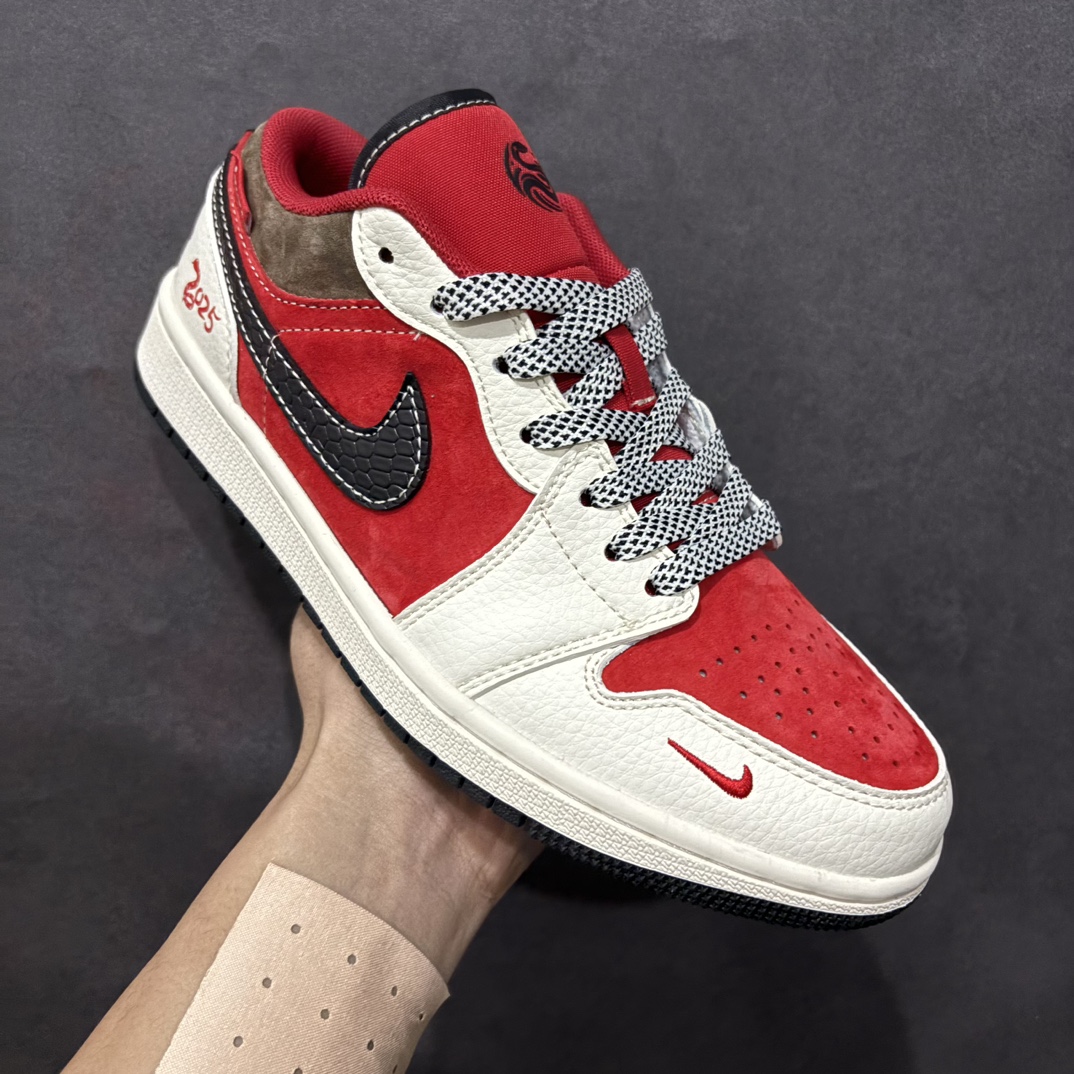 图片[3]-【定制版】Air Jordan 1 Retro Low x Supreme 蛇年限定 米红小钩满天星n官方同步新色 原装级产物n拒绝公底 立体鞋型 细节完美 高清洁度购置公司同步原材料 原汁原味 忠于原版 货号：FC1688 203n码数：36 36.5 37.5 38 38.5 39 40 40.5 41 42 42.5 43 44 44.5 45 编码：HXS320340-莆田鞋批发中心