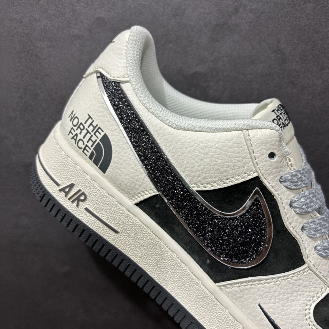 图片[6]-【定制版】Nike Air Force 1 Low 07 x The North Face 米黑小钩满天星n原楦头原纸板 打造纯正低帮空军版型 专注外贸渠道 全掌内置蜂窝气垫原盒配件 原厂中底钢印、拉帮完美官方货号：QY6818 527 Size：36 36.5 37.5 38 38.5 39 40 40.5 41 42 42.5 43 44 44.5 45 编码：CC280300-莆田鞋批发中心