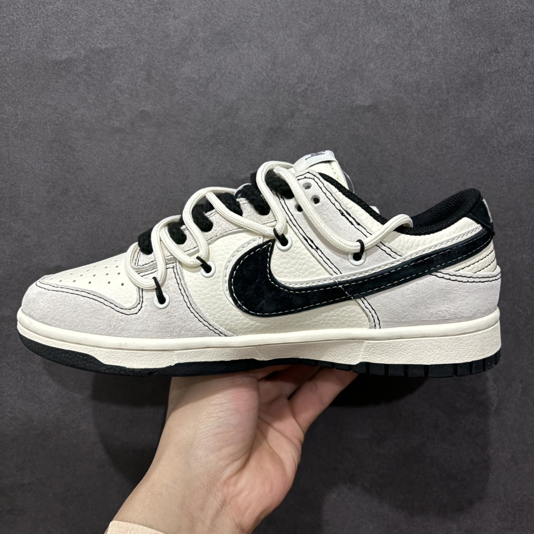 图片[2]-【定制版】Nk SB Dunk Low 斯图西联名 绑带米灰黑勾 周年高端定制 低帮休闲板鞋rn#定制鞋盒 大厂纯原品质出货 超高清洁度 皮料切割干净无任何毛边 细节完美 r 货号：YX5066-242 尺码：36 36.5 37.5 38 38.5 39 40 40.5 41 42 42.5 43 44 44.5 45  编码：HXS340360-莆田鞋批发中心