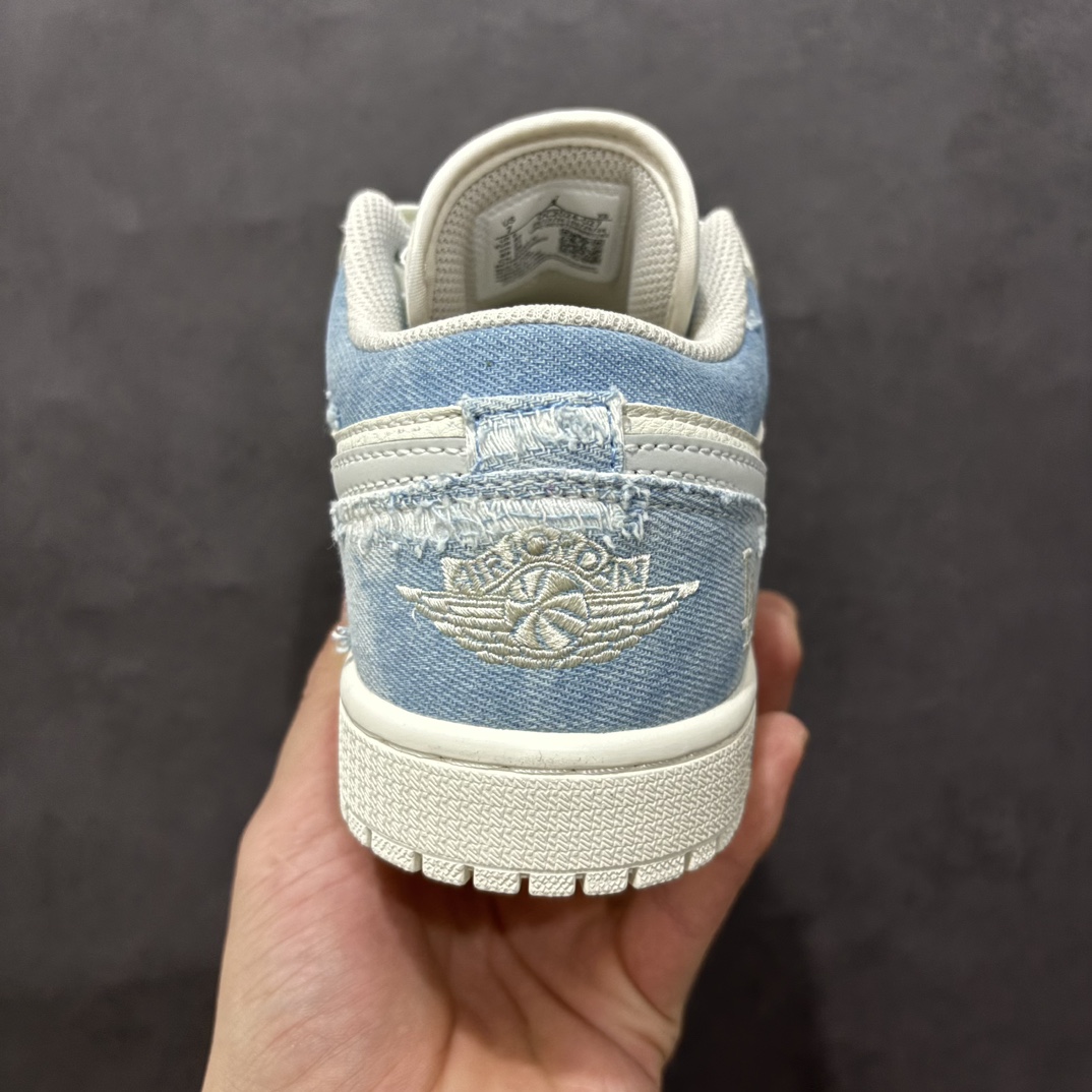 图片[4]-【定制版】MLB x Air Jordan 1 Low 复古蓝牛仔n此款主张打破传统的工业化流水线设计限制，以Made by ideas的超级创意为理念，集结众多潮流设计师，结合时下最ing潮流风尚，为潮流爱好者打造彰品自我的专属潮品。同时尊重每个年轻人对于潮流的理解与选择，主张“让每个年轻人塑造自己的潮流”。 货号：DC2024-027 Size：36 36.5 37.5 38 38.5 39 40 40.5 41 42 42.5 43 44 44.5 45 编码：HXS260280-莆田鞋批发中心