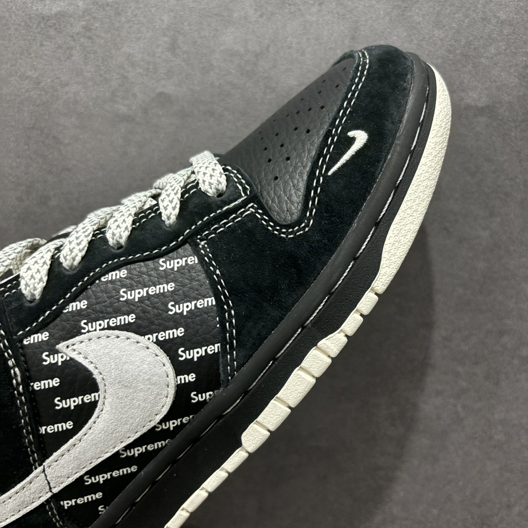 图片[5]-【定制版】Nk SB Dunk Low Supreme联名 黑灰勾 周年高端定制 低帮休闲板鞋n#定制鞋盒 大厂纯原品质出货 超高清洁度 皮料切割干净无任何毛边 细节完美货号：XS1086-011 尺码：36 36.5 37.5 38 38.5 39 40 40.5 41 42 42.5 43 44 44.5 45 编码：HXS320340-莆田鞋批发中心