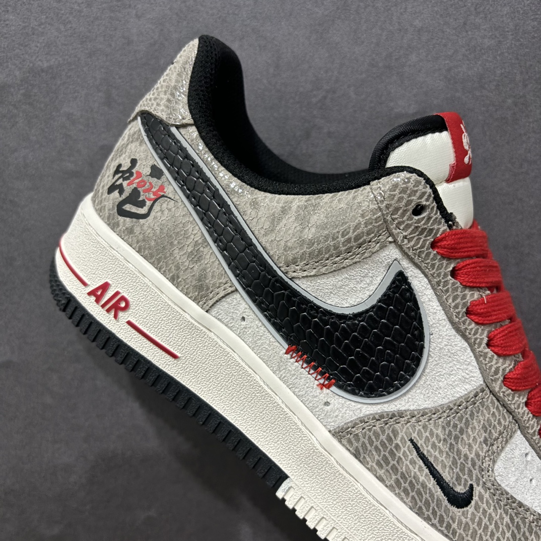 图片[6]-【公司级】Nike Air Force 1 Low 07 蛇年限定 米棕黑小钩n原楦头原纸板 打造纯正低帮空军版型 专注外贸渠道 全掌内置蜂窝气垫原盒配件 原厂中底钢印、拉帮完美官方货号：DM6688 009 Size：36 36.5 37.5 38 38.5 39 40 40.5 41 42 42.5 43 44 44.5 45 编码：HXS310320-莆田鞋批发中心