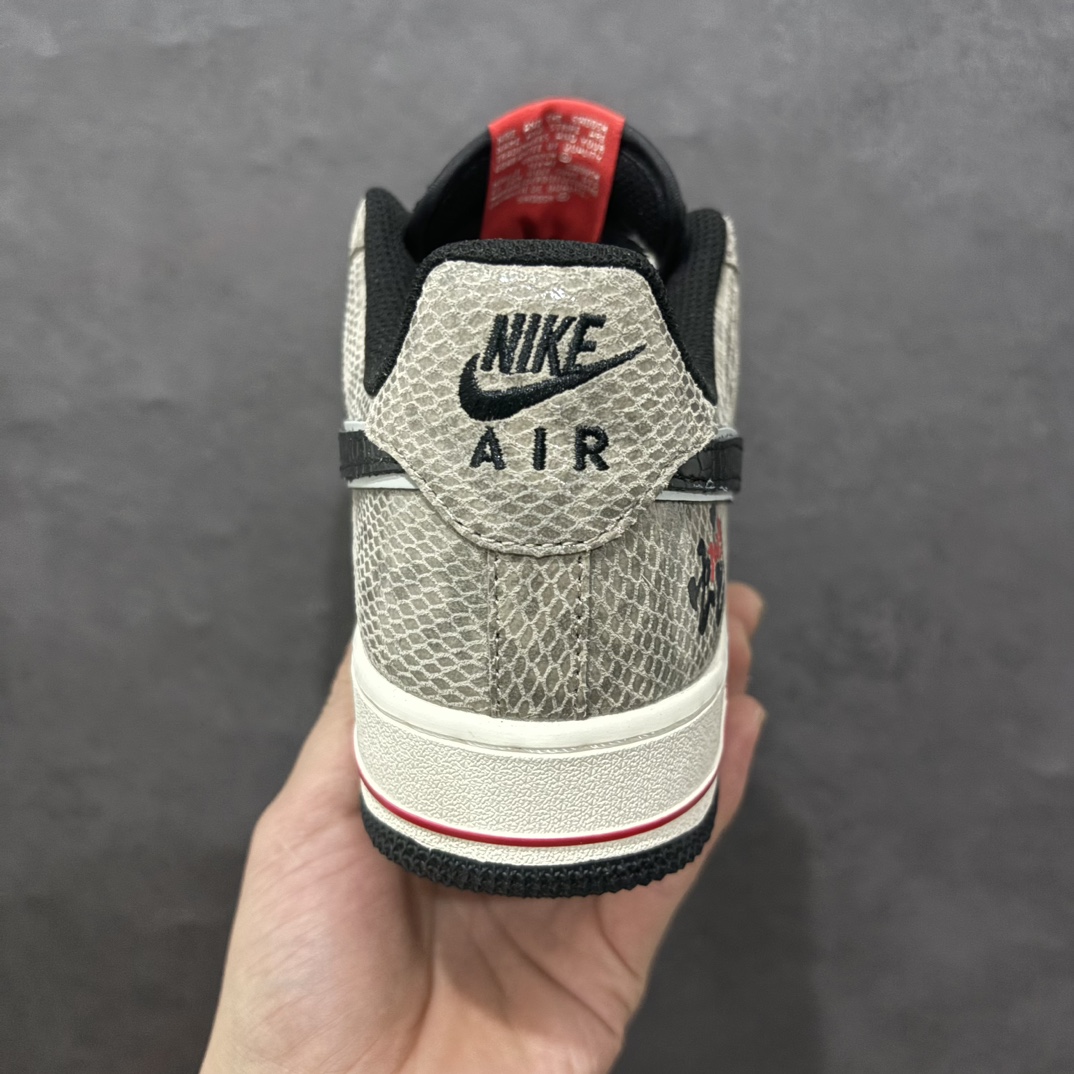 图片[4]-【公司级】Nike Air Force 1 Low 07 蛇年限定 米棕黑小钩n原楦头原纸板 打造纯正低帮空军版型 专注外贸渠道 全掌内置蜂窝气垫原盒配件 原厂中底钢印、拉帮完美官方货号：DM6688 009 Size：36 36.5 37.5 38 38.5 39 40 40.5 41 42 42.5 43 44 44.5 45 编码：HXS310320-莆田鞋批发中心