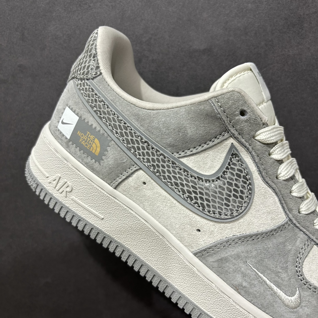 图片[6]-【定制版】Nike Air Force 1 Low 07 x The North Face 白灰小钩n原楦头原纸板 打造纯正低帮空军版型 专注外贸渠道 全掌内置蜂窝气垫原盒配件 原厂中底钢印、拉帮完美官方货号：DF0188 027 Size：36 36.5 37.5 38 38.5 39 40 40.5 41 42 42.5 43 44 44.5 45 编码：HXS310320-莆田鞋批发中心