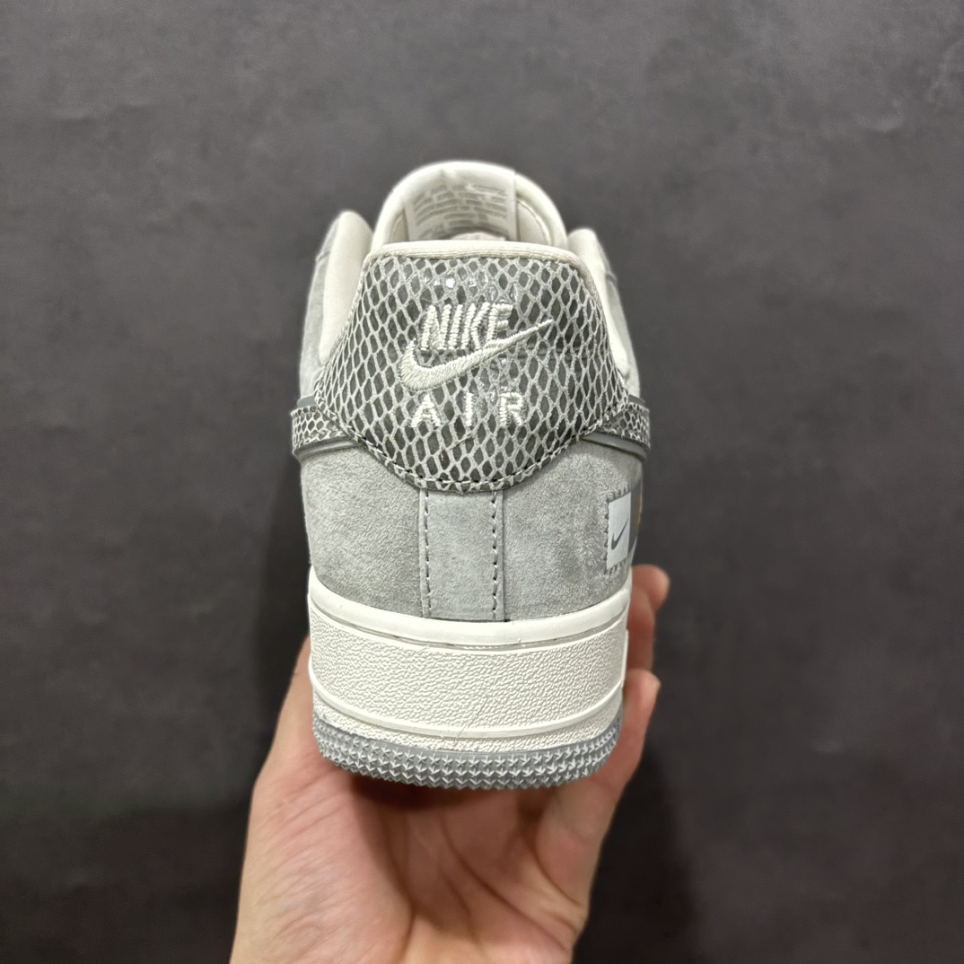 图片[4]-【定制版】Nike Air Force 1 Low 07 x The North Face 白灰小钩n原楦头原纸板 打造纯正低帮空军版型 专注外贸渠道 全掌内置蜂窝气垫原盒配件 原厂中底钢印、拉帮完美官方货号：DF0188 027 Size：36 36.5 37.5 38 38.5 39 40 40.5 41 42 42.5 43 44 44.5 45 编码：HXS310320-莆田鞋批发中心