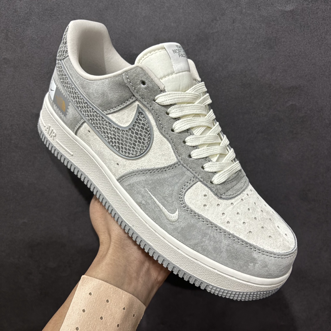 图片[3]-【定制版】Nike Air Force 1 Low 07 x The North Face 白灰小钩n原楦头原纸板 打造纯正低帮空军版型 专注外贸渠道 全掌内置蜂窝气垫原盒配件 原厂中底钢印、拉帮完美官方货号：DF0188 027 Size：36 36.5 37.5 38 38.5 39 40 40.5 41 42 42.5 43 44 44.5 45 编码：HXS310320-莆田鞋批发中心