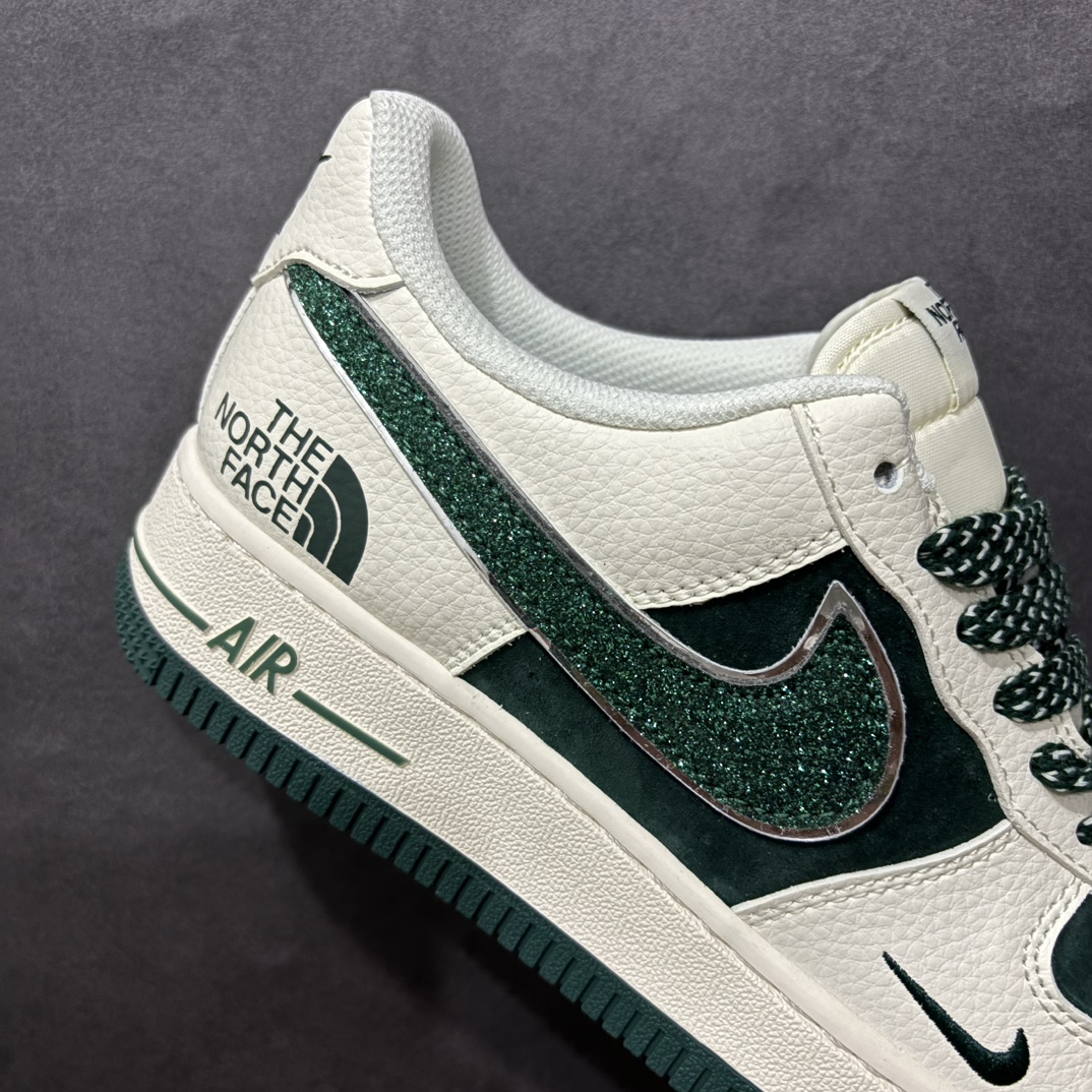 图片[6]-【定制版】Nike Air Force 1 Low 07 x The North Face 白绿小钩满天星n原楦头原纸板 打造纯正低帮空军版型 专注外贸渠道 全掌内置蜂窝气垫原盒配件 原厂中底钢印、拉帮完美官方货号：QY6818 528 Size：36 36.5 37.5 38 38.5 39 40 40.5 41 42 42.5 43 44 44.5 45 编码：CC280300-莆田鞋批发中心