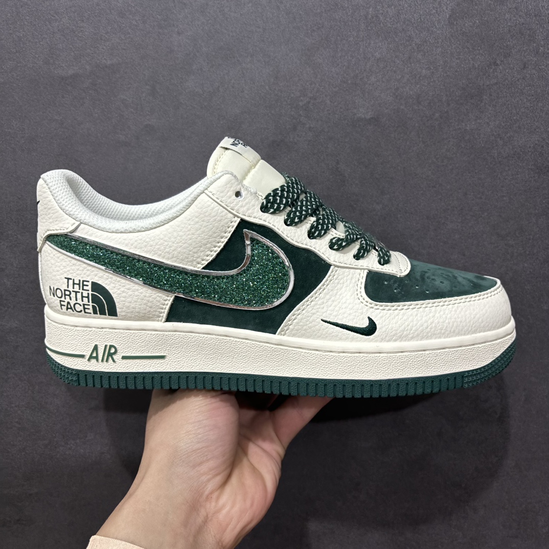 【定制版】Nike Air Force 1 Low 07 x The North Face 白绿小钩满天星n原楦头原纸板 打造纯正低帮空军版型 专注外贸渠道 全掌内置蜂窝气垫原盒配件 原厂中底钢印、拉帮完美官方货号：QY6818 528 Size：36 36.5 37.5 38 38.5 39 40 40.5 41 42 42.5 43 44 44.5 45 编码：CC280300-莆田鞋批发中心