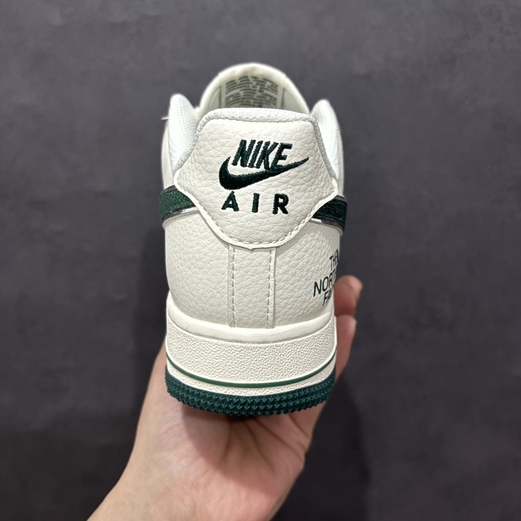 图片[4]-【定制版】Nike Air Force 1 Low 07 x The North Face 白绿小钩满天星n原楦头原纸板 打造纯正低帮空军版型 专注外贸渠道 全掌内置蜂窝气垫原盒配件 原厂中底钢印、拉帮完美官方货号：QY6818 528 Size：36 36.5 37.5 38 38.5 39 40 40.5 41 42 42.5 43 44 44.5 45 编码：CC280300-莆田鞋批发中心