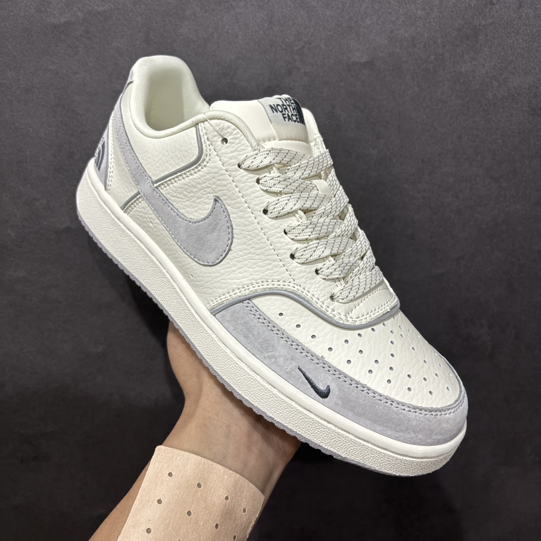 图片[3]-【定制版】Nike Court Vision Low x The North Face 白灰小钩满天星n休闲运动板鞋低帮百搭透气休闲运动板鞋，经典耐用的设计n兼顾舒适脚感和出众风范，演绎匠心之作n结构性的支撑贴合感结合复古篮球设计，塑就场外全明星风范官方货号: FD5188 119n码数：36 36.5 37.5 38 38.5 39 40 40.5 41 42 42.5 43 44 44.5 45 编码：CC260280-莆田鞋批发中心