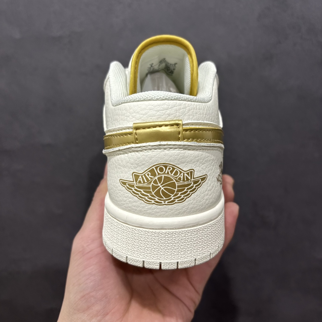 图片[4]-【定制版】Air Jordan 1 Retro Low x The North Face 白金小钩满天星n官方同步新色 原装级产物n拒绝公底 立体鞋型 细节完美 高清洁度购置公司同步原材料 原汁原味 忠于原版 货号：XX2419 019n码数：36 36.5 37.5 38 38.5 39 40 40.5 41 42 42.5 43 44 44.5 45 编码：CC280300-莆田鞋批发中心