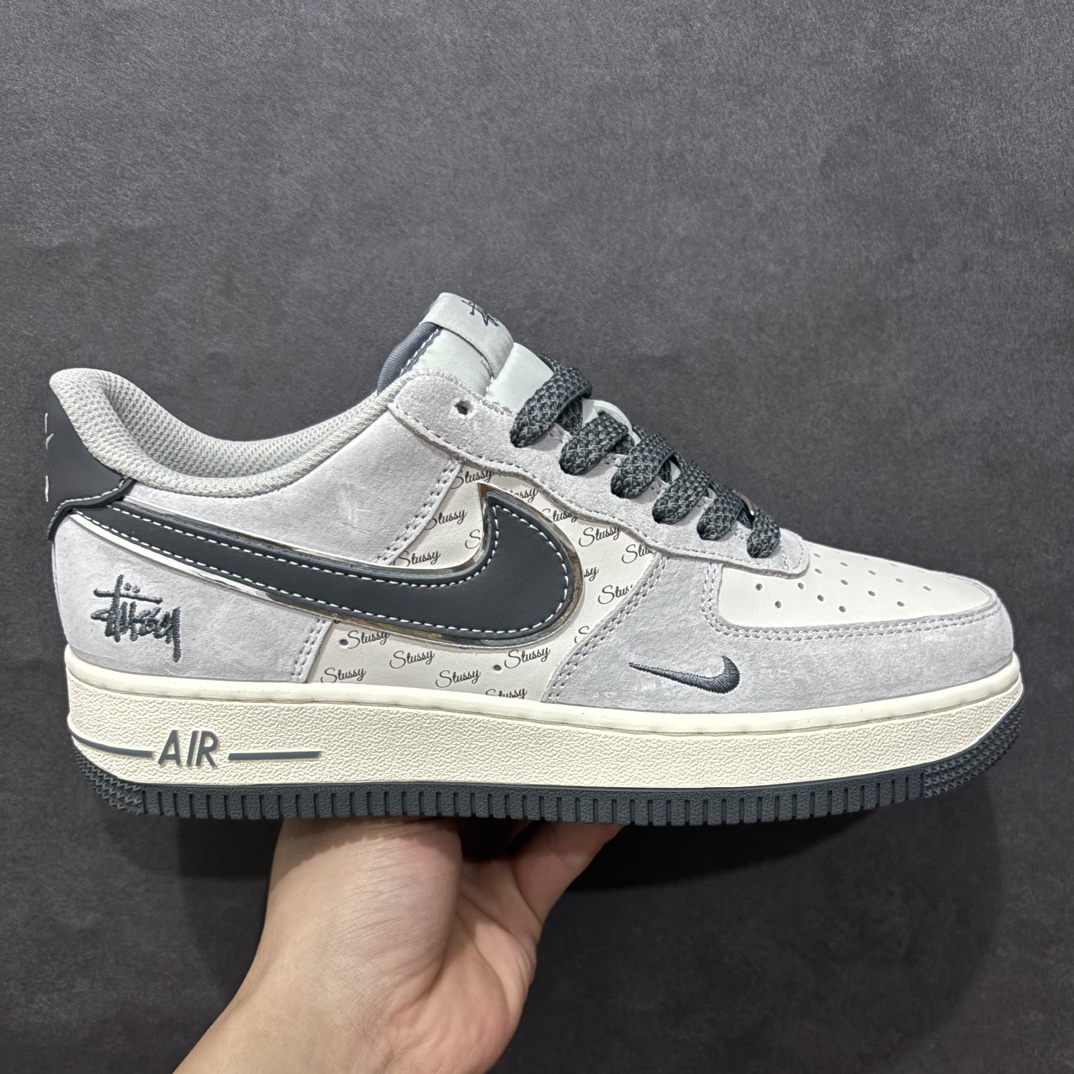 图片[2]-【定制版】Nike Air Force 1 Low 07 x Stussy 白灰小钩满天星n原楦头原纸板 打造纯正低帮空军版型 专注外贸渠道 全掌内置蜂窝气垫原盒配件 原厂中底钢印、拉帮完美官方货号：XZ6188 911 Size：36 36.5 37.5 38 38.5 39 40 40.5 41 42 42.5 43 44 44.5 45 编码：37-莆田鞋批发中心