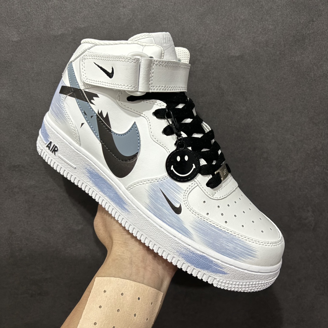 图片[3]-【定制版】Nk Air Force 1\’07 Mid 断勾 喷绘 二次元主题 空军一号中帮休闲板鞋 ZH0316-056rn#定制皮料 原厂3D打印 定制鞋盒 原楦原纸板 纯正空军版型 内置全掌气垫r 尺码：36 36.5 37.5 38 38.5 39 40 40.5 41 42 42.5 43 44 44.5 45  编码：HXS330340-莆田鞋批发中心