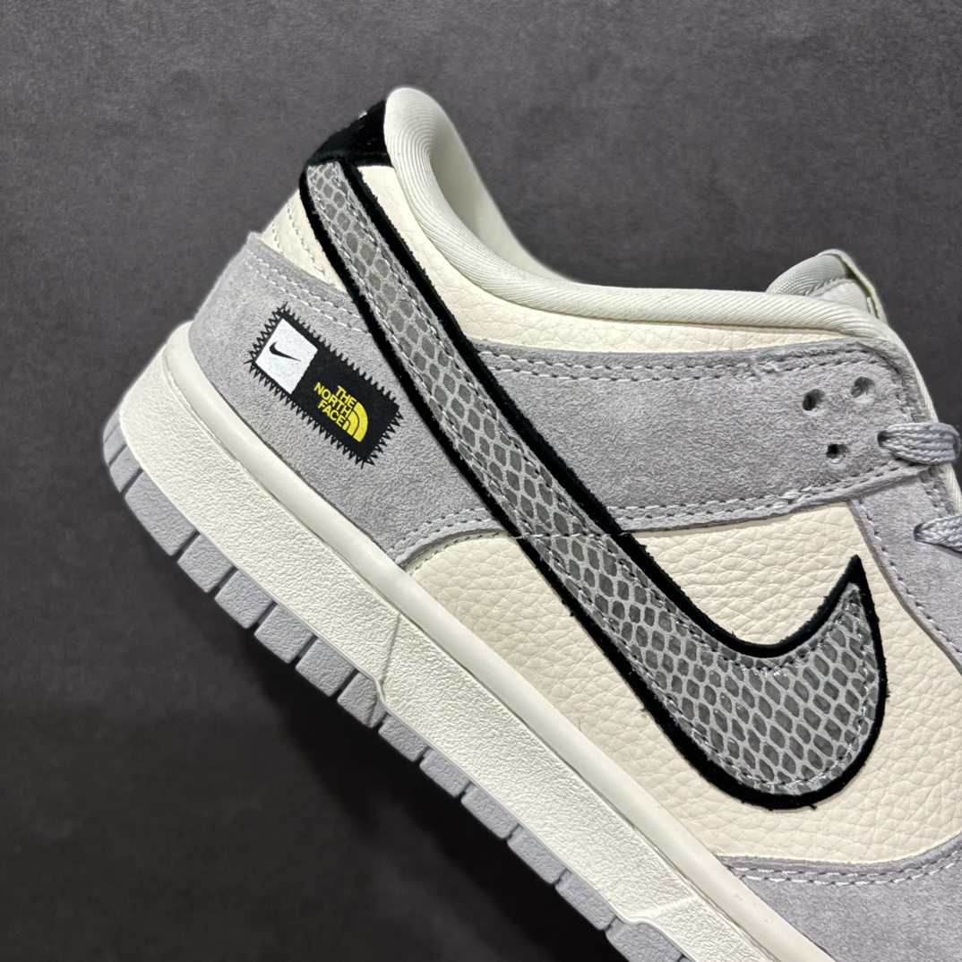 【定制版】Nk SB Dunk Low 北面蛇年系列 灰白灰勾 周年高端定制 低帮休闲板鞋 KK1333-019