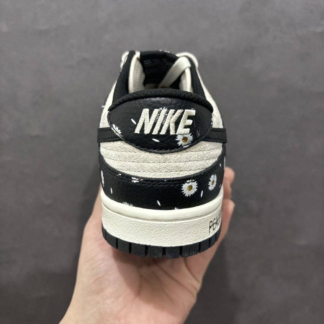 图片[4]-【定制版】Nike SB Dunk Low x Peaceminusone 黑灰小钩n纯原大厂出品 极力推荐n原装头层材料 独家版型蒸餾加工n帶來的是更好的视觉和脚感体验n大厂纯原品质出货 清洁度 电绣工艺皮料切割干净无任何毛边 细节完美 官方货号：DJ2024 069 尺码：36 36.5 37.5 38 38.5 39 40 40.5 41 42 42.5 43 44 44.5 45  编码：HXS340360-莆田鞋批发中心