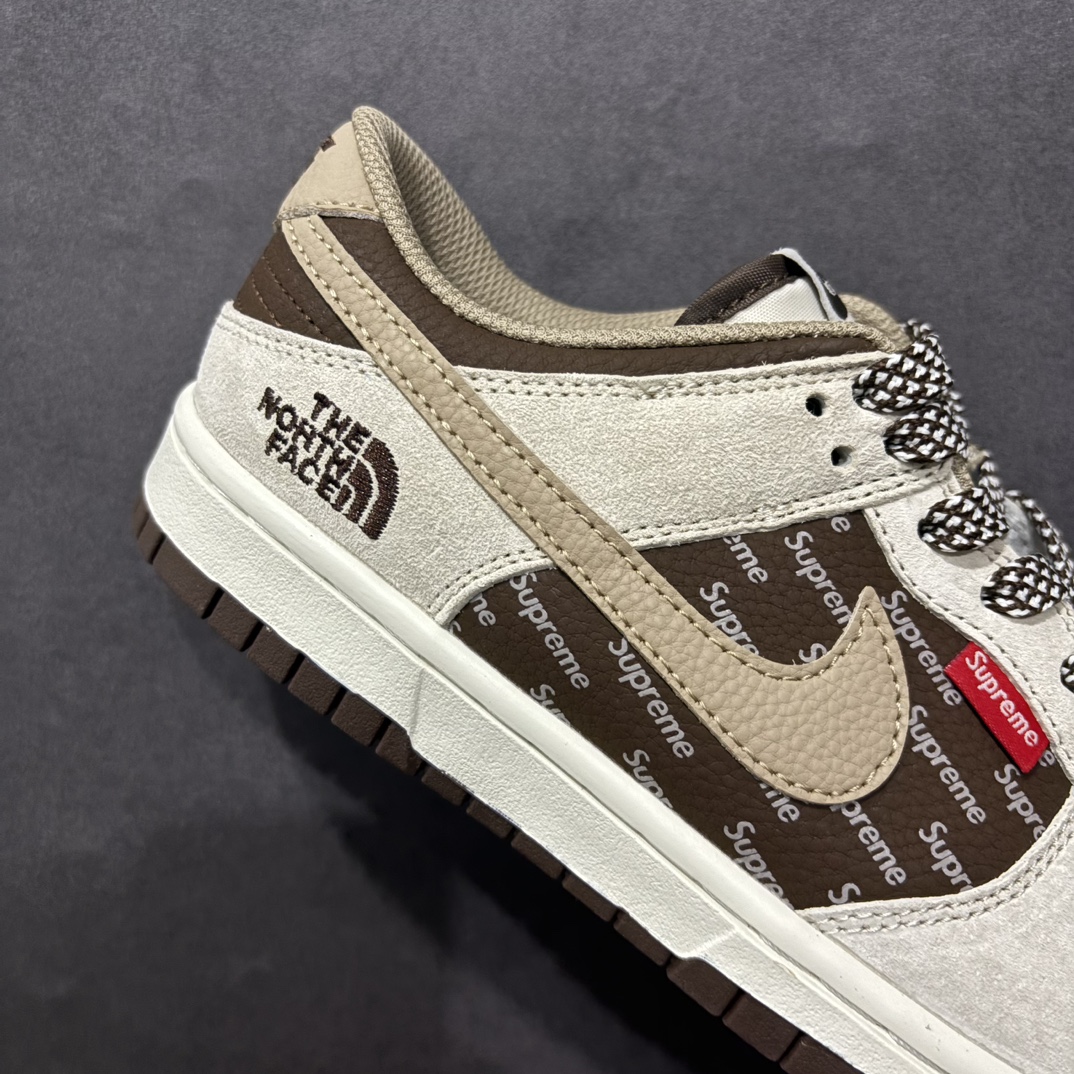 图片[6]-【定制版】Nike SB Dunk Low x Supreme x The North Face 米棕小钩满天星n纯原大厂出品 极力推荐n原装头层材料 独家版型蒸餾加工n帶來的是更好的视觉和脚感体验n大厂纯原品质出货 清洁度 电绣工艺皮料切割干净无任何毛边 细节完美 官方货号：DJ2024 056 尺码：36 36.5 37.5 38 38.5 39 40 40.5 41 42 42.5 43 44 44.5 45  编码：HXS340360-莆田鞋批发中心