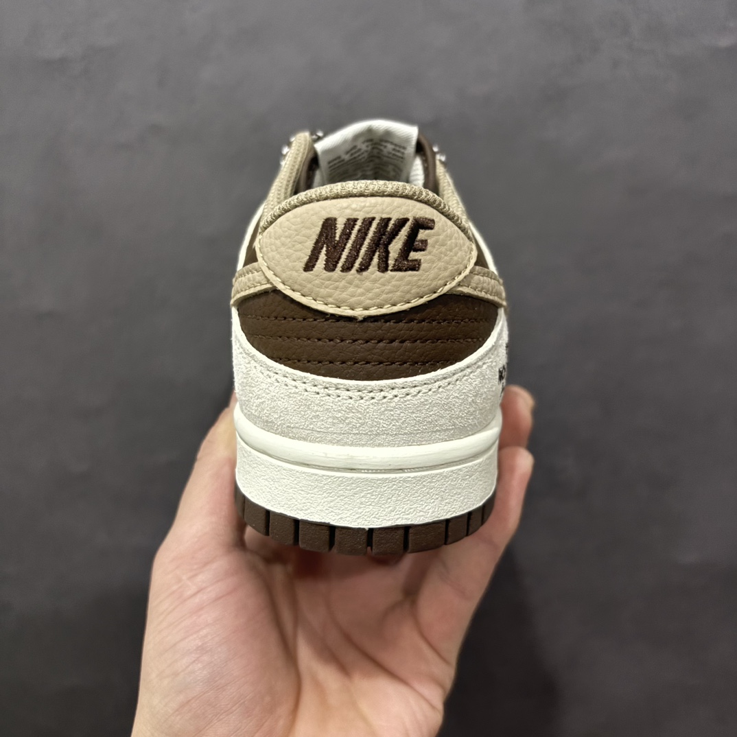 图片[4]-【定制版】Nike SB Dunk Low x Supreme x The North Face 米棕小钩满天星n纯原大厂出品 极力推荐n原装头层材料 独家版型蒸餾加工n帶來的是更好的视觉和脚感体验n大厂纯原品质出货 清洁度 电绣工艺皮料切割干净无任何毛边 细节完美 官方货号：DJ2024 056 尺码：36 36.5 37.5 38 38.5 39 40 40.5 41 42 42.5 43 44 44.5 45  编码：HXS340360-莆田鞋批发中心