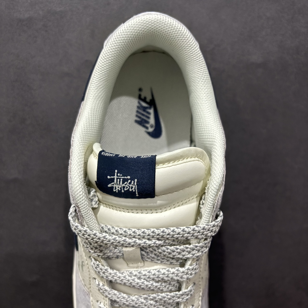 图片[7]-【定制版】Nike SB Dunk Low x Stussy 斯图西联名 米灰蓝 XS1086-012n纯原大厂出品 极力推荐👏n原装头层材料 独家版型蒸餾加工n帶來的是更好的视觉和脚感体验n大厂纯原品质出货 清洁度 电绣工艺皮料切割干净无任何毛边 细节完美n 货号：XS1086-012 Size：36 36.5 37.5 38 38.5 39 40 40.5 41 42 42.5 43 44 44.5 45 编码：HXS320340-莆田鞋批发中心