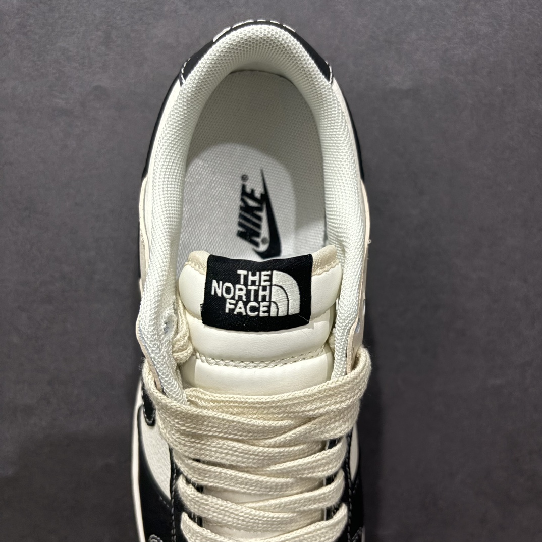 图片[7]-【定制版】NIKE SB Dunk Low x The North Face 白黑米小钩n公司级出品 极力推荐n原装头层材料 独家版型蒸餾加工n帶來的是更好的视觉和脚感体验n大厂纯原品质出货 清洁度 电绣工艺皮料切割干净无任何毛边 细节完美官方货号：XX9933 033 尺码： 36 36.5 37.5 38 38.5 39 40 40.5 41 42 42.5 43 44 44.5 45 编码：CC280300-莆田鞋批发中心