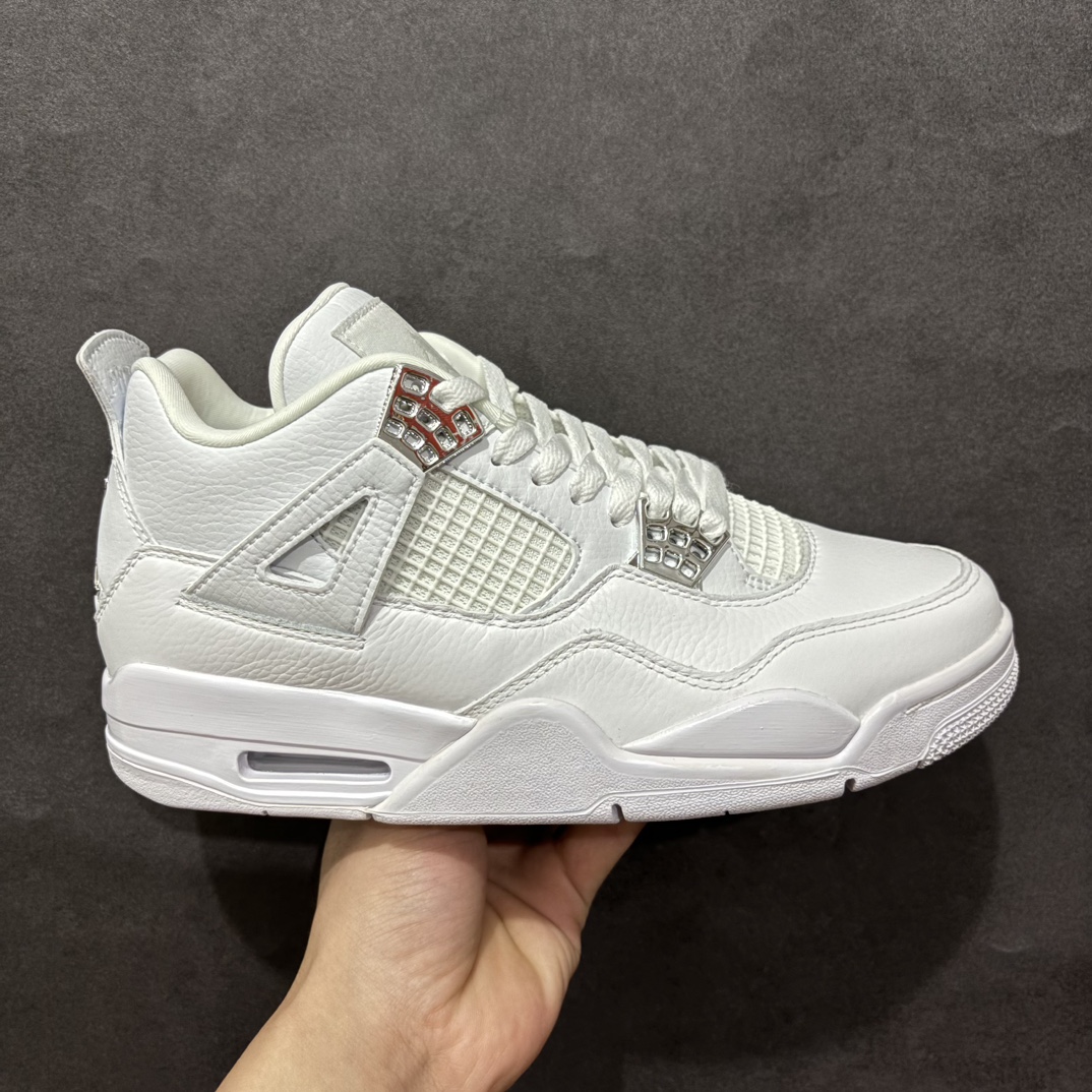 【头层跑量版】Air Jordan AJ4 Retro 系列n区分市面的各种假特价n全头层皮料 大底有正确刷漆n真材实料 做工扎实 拒绝劣质品质n原纸板楦头开发 完美鞋型 鞋柜必备鞋款 终端现货供应品质可见 真正好货福利白菜价💪🏻 尺码：40-46含半码 编码：WE260280-莆田鞋批发中心