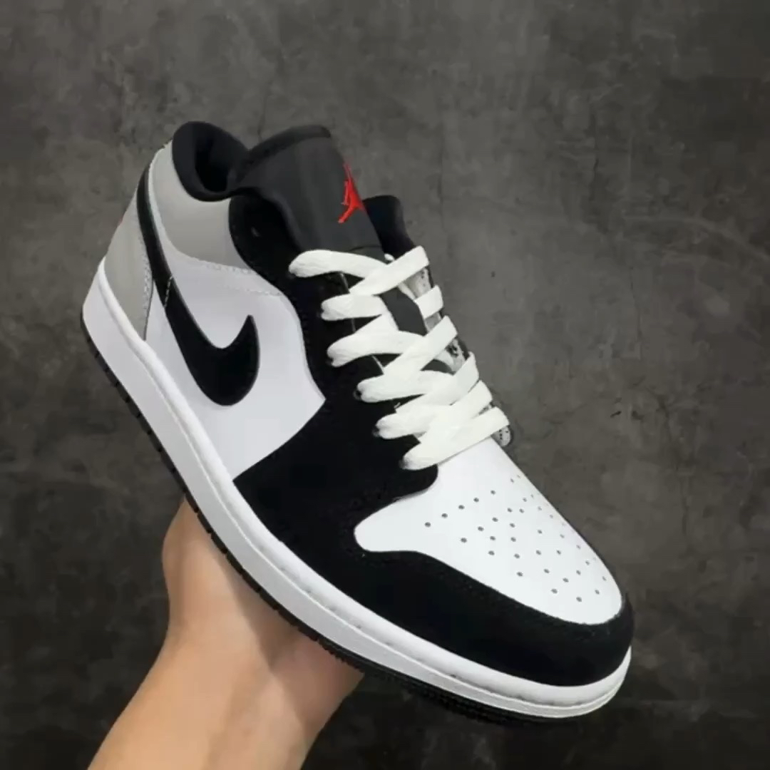  
【纯原】Air Jordan AJ1 Low 低帮 白黑反光后跟 HF3148-106
市面中低帮最