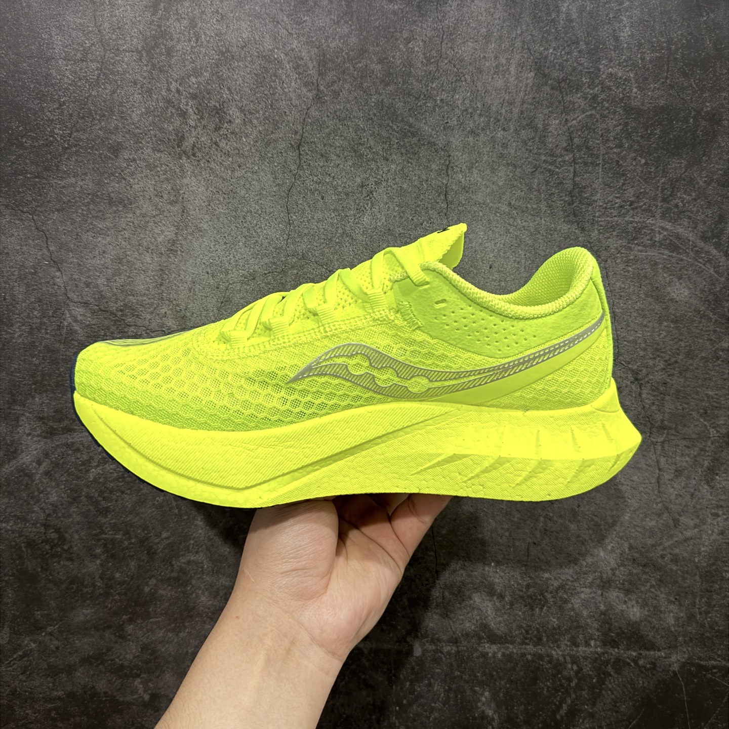  
【纯原版】SAUCONY索康尼 ENDORPHIN PRO4 啡鹏系列 男女低帮缓震跑步鞋 

注意