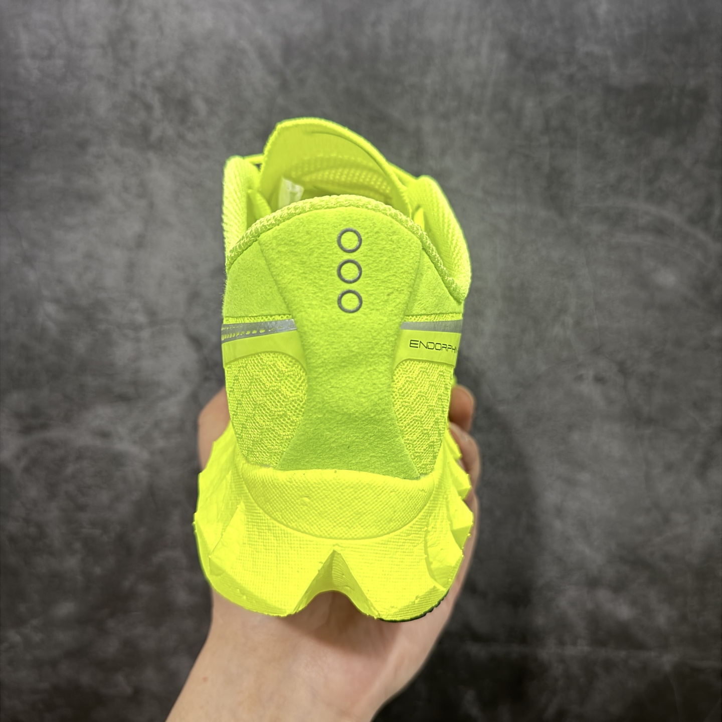  
【纯原版】SAUCONY索康尼 ENDORPHIN PRO4 啡鹏系列 男女低帮缓震跑步鞋 

注意