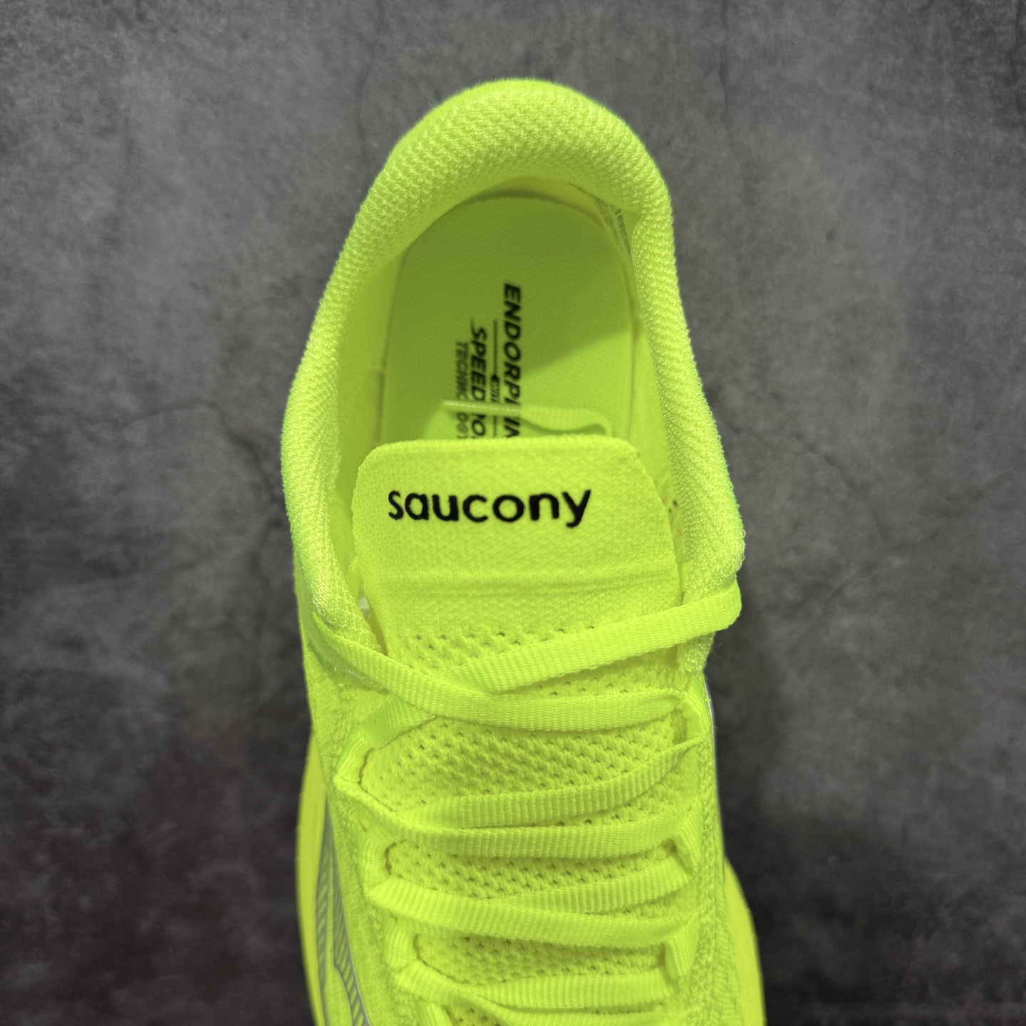  
【纯原版】SAUCONY索康尼 ENDORPHIN PRO4 啡鹏系列 男女低帮缓震跑步鞋 

注意