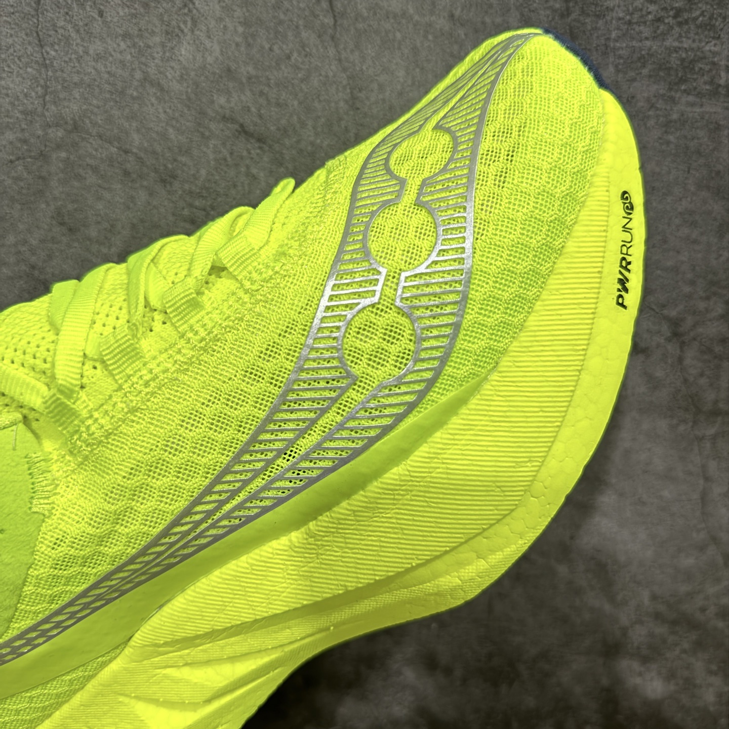  
【纯原版】SAUCONY索康尼 ENDORPHIN PRO4 啡鹏系列 男女低帮缓震跑步鞋 

注意